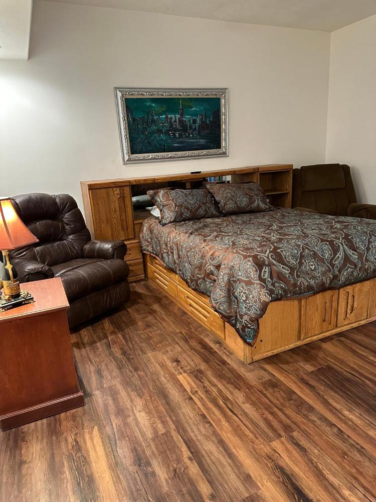 Annex Deluxe Queen Studio interior